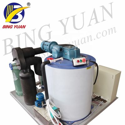 التبريد التبخيري 10KW R404A آلة صنع شرائح الثلج ، 3 طن آلة صنع الثلج