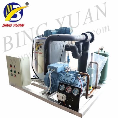 التبريد التبخيري 10KW R404A آلة صنع شرائح الثلج ، 3 طن آلة صنع الثلج