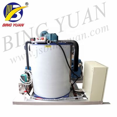 التبريد التبخيري 10KW R404A آلة صنع شرائح الثلج ، 3 طن آلة صنع الثلج